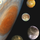 Jupiter avec les lunes (de haut en bas) Io, Europa, Ganymede et Castillo.